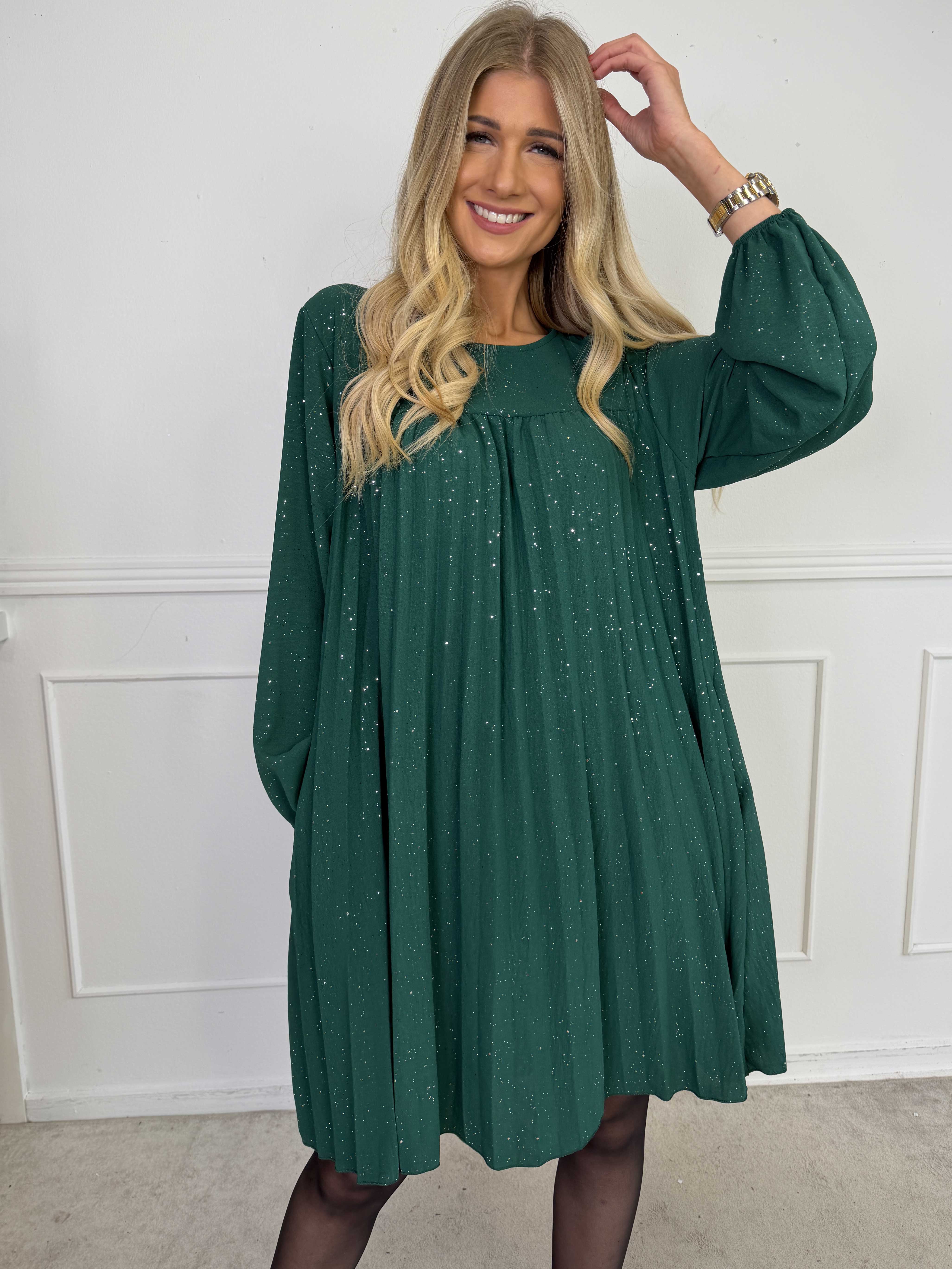 Nancy Glitter Short L/S - Plisseret kjole med lommer og glimmer